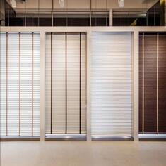 Горизонтальные жалюзи в кладовку цена. Купить в «Мастерская Жалюзи»