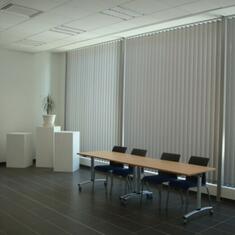 Пластиковые жалюзи для кабинета цена. Купить в «Мастерская Жалюзи»